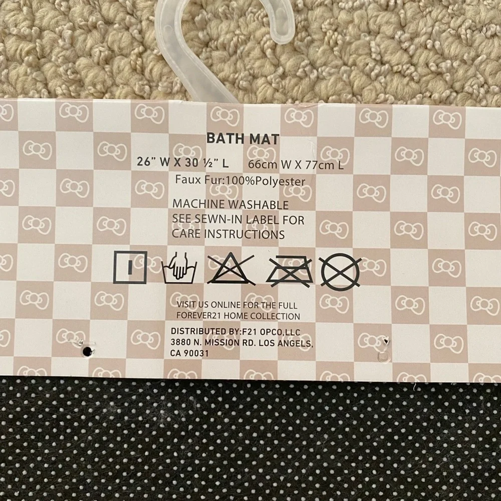Forever 21 x Hello Kitty Bath Mat. (NWT)